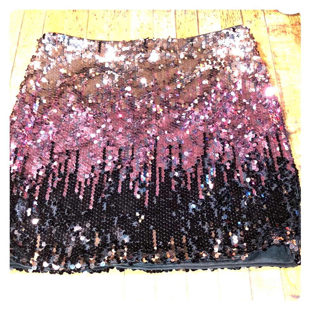 Sequined mini skirt!!!